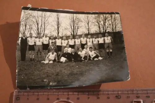 tolles altes  Gruppenfoto Fussballmannschaften ?  NTV und Wappen ?    1920-30 ?