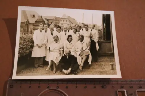 tolles altes Gruppenfoto - Unternehmer mit Mitarbeiter - Raum Hamburg ?