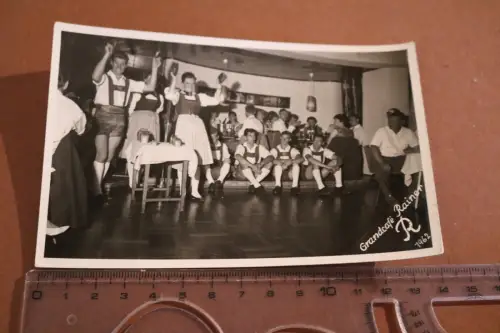 tolles altes Foto Kuhglocken Musiker - Grandcafe Rainer 1962  St. Johann Tirol ?