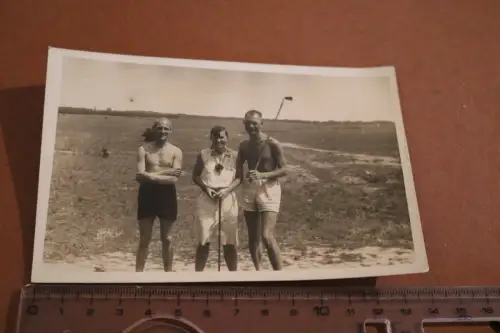 tolles altes zwei Männer und Frau am Golf spielen - 20-30er Jahre - Ort ???