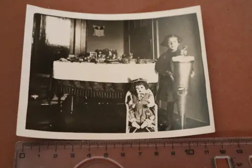 tolles altes Foto - Mädchen  mit Schultüte Ostern - Spielzeug Puppe 