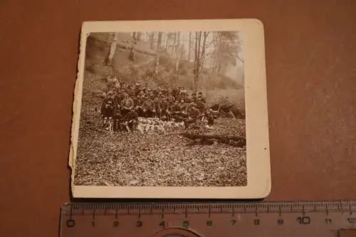 tolles altes Foto - Jägerschaft - Jäger mit erlegtem Wild, Hasen usw. 1900-10?