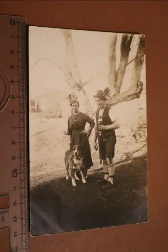 tolles altes Foto - Mann in Tracht u.Frau mit Hund - Rasse ?  G. Hackl - Oberdor