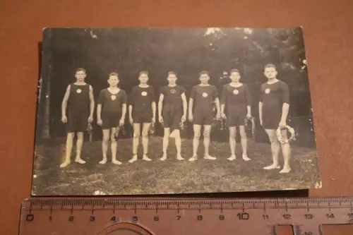tolles altes Gruppenfoto - Siegerehrung - Sportler des VTN 1865  20-30er Jahre 