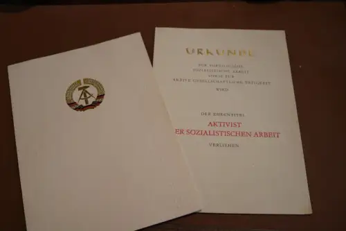 alte Blanko-Urkunde - Ehrentitel Aktivist des sozialistischen Arbeit - DDR 