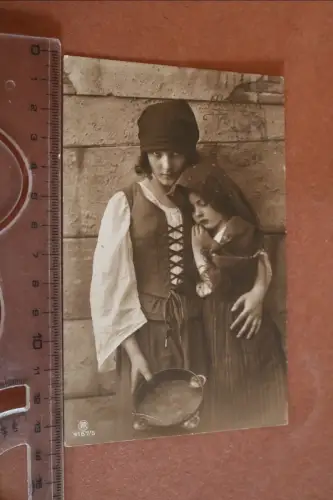 alte Karte - Mädchen  mit Kind ?? 1921