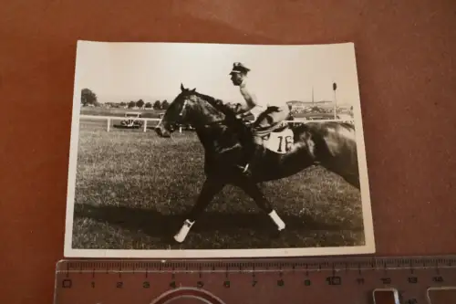 tolles altes Foto Galopprennen ?? Soldat mit Pferd - 30-40er Jahre