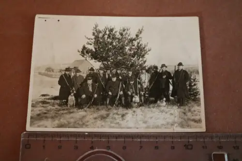 tolles altes Gruppenfoto Jagdgesellschaft - Jäger mit Hunde - 20-30er Jahre 