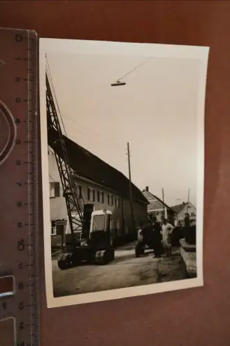 tolles altes Foto - kleiner Seibagger in Ortschaft Nähe Landsberg 50-60er Jahre 