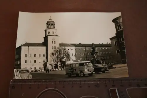 tolles älteres Foto - Salzburg -  Marktplatz ?? VW Bulli T1 - Martini Werbung 