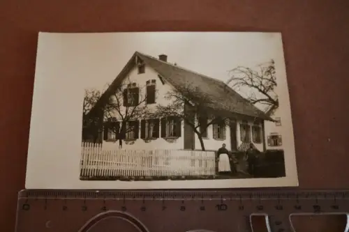 tolles altes Foto -  Haus mit Besitzer - 1895 - Ort ??? 