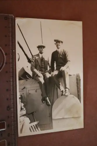 altes Foto zwei Männer auf einem Schiff D. Columbus ? Schiffspost 1923