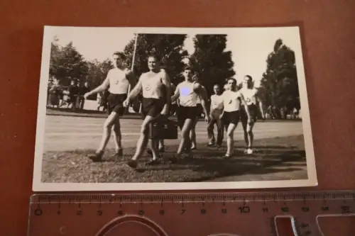 tolles altes Foto  Gruppe Sportler - 30-40er Jahre 