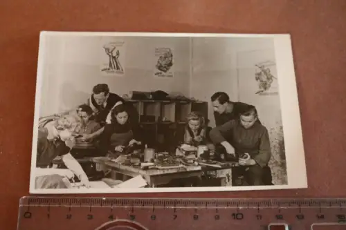 tolles altes Foto Jugendliche bei der Arbeit - Partei ? Freunde-Jugend - Berlin