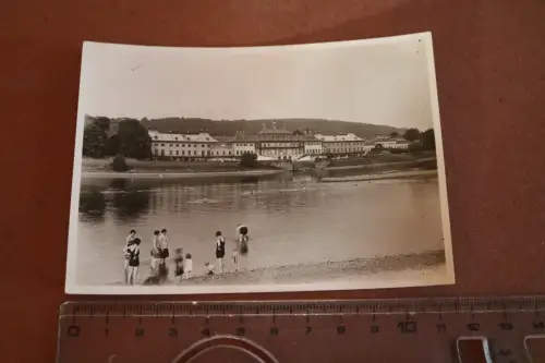 tolles altes Foto - Badegäste am Fluss Schloss Pilnitz Hintergrund 20-30er Jahre