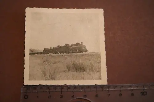 tolles altes Foto - zerstörter russischer Panzerzug (2)
