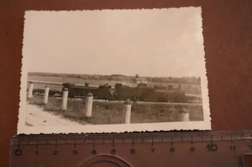 tolles altes Foto - zerstörter russischer Panzerzug (3)