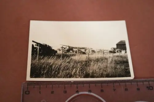 altes Foto  zerstörter franz. Flugplatz zwischen Obbeville u Montrenie ? 