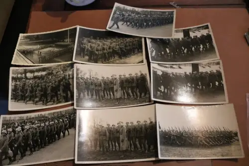 neun alte Fotos - Soldaten marschieren mit Stahlhelm, Hannover u.a. 