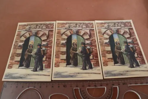 drei tolle alte Karte - Briefträger - alte Frau nimmt Brief an -  Alter ???? 