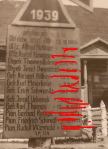 altes Foto -  Soldatengrab deutscher Soldaten - 3. PJ 134 Panzerjäger ? Lenina  