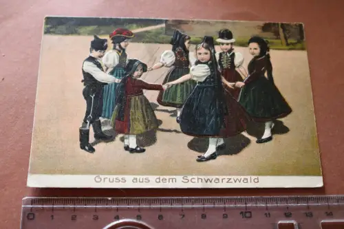 tolle alte Prägekarte - Kinder in Trachten - Gruss aus dem Schwarzwald 1910-20 ?