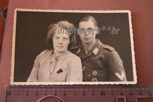 tolles altes Foto - Portrait Frau und Soldat der Luftwaffe mit FFS u.a. Abzeiche