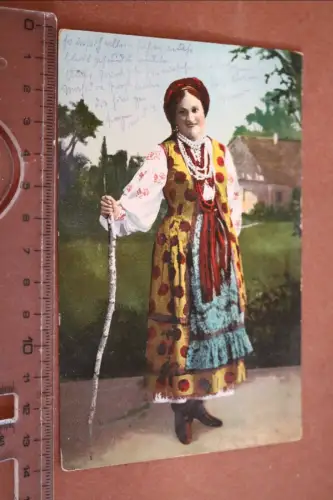 tolle alte Fotokarte Ukrainische Typen - Frau in Tracht 1916