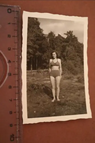 tolles altes Foto - hübsche Frau im Bikini - 30-40er Jahre 