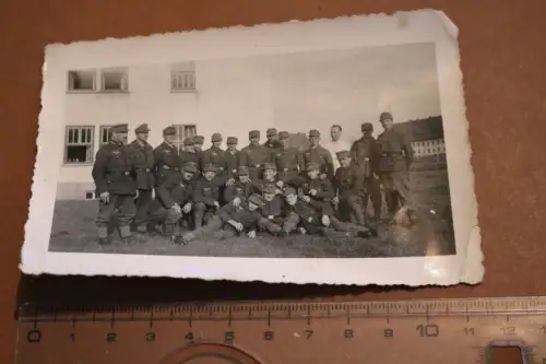 altes Gruppenfoto - Soldaten - Feldmützen - Einheit ??? 