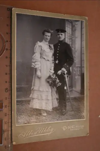tolles altes Kabinettfoto Soldat mit Frau -  Aue i. Erzgebirge 