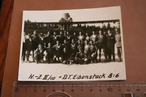 tolles altes Mannschaftsfoto Fussball - N.-Z.III/10 - D.T. Eibenstock 30-40er Ja