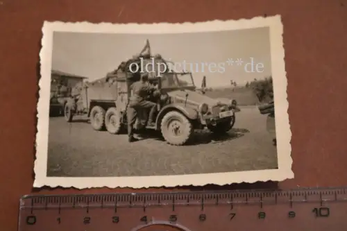 altes Foto - Soldaten Luftwaffe mit Krupp Protze- Schild Compiegne Villers cotte