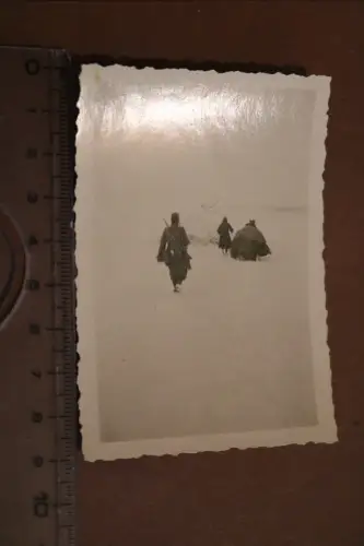  altes Foto zwei Soldaten in Schneesteppe - Rückzug 1941 