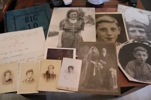 kleines Konvolut alter Fotos - Portraits , CDV´s usw. 