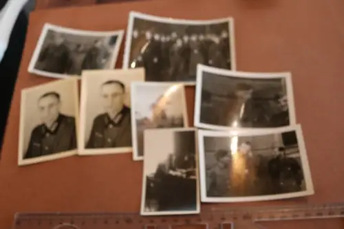 acht Fotos eines Soldaten  