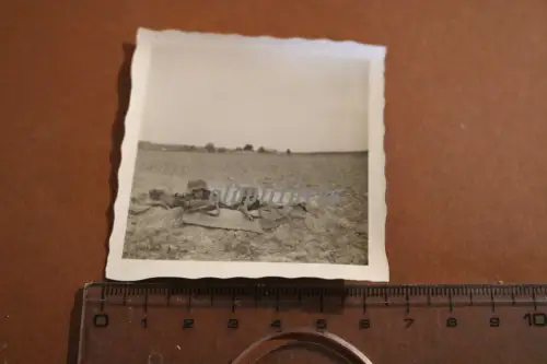 tolles altes Foto Soldaten im Schützengraben , einer mit Fernrohr ? Lipsk 1941