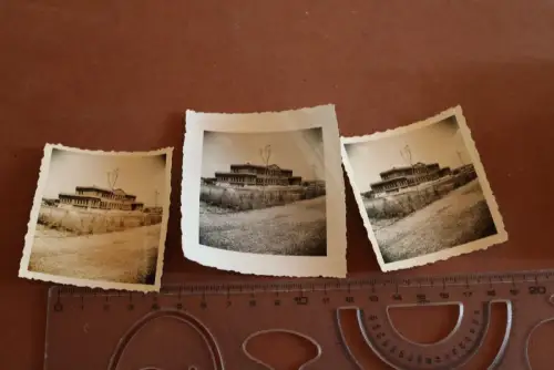 drei alte Foto - zerstörtes Gebäude - Flughafen ?? Eisenbahngebäude ?