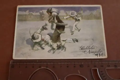 tolle alte Künstlerkarte - Pierrot Clowns und Frau - Neujahr 1931