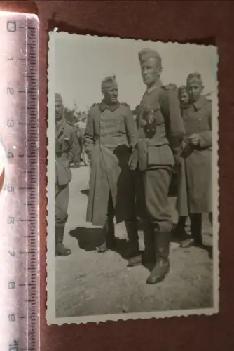 tolles altes kleines Foto - Gruppe Soldaten - Vormarsch ? 
