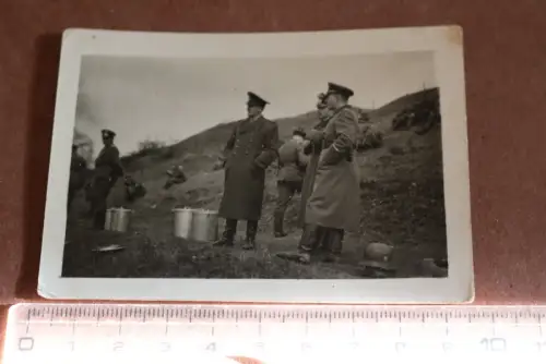 tolles altes kleines Foto - deutsche u. ausländische Offiziere 