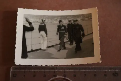 tolles altes Foto - ausländischer Komplementär Offizier an Bord - Kriegsmarine 
