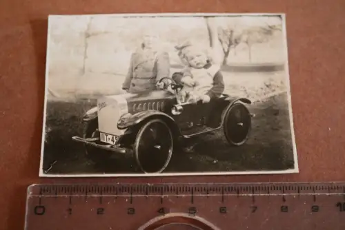 tolles altes Foto - Kinder mit coolem Tretauto - Steiff ???? 