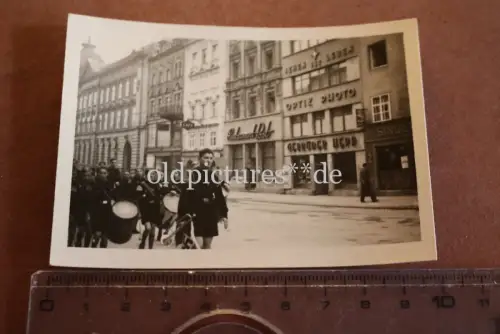 altes Foto - Jugens Pimpfe Jugend Trommeln - Strasse Geschäfte - Ort ?