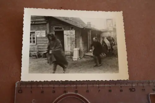 altes Foto - russische Gefangene holen  Verpflegung -  Chakizi ??? 1941