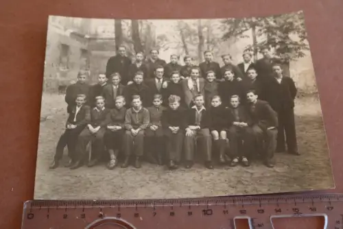 tolles altes Schulklassenfoto - Knabenschule ?  30er Jahre ?? Ort ??