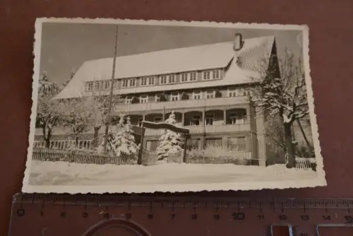 tolles altes Foto - Hotel oder Pension im Schnee - Ort ??? 30-40er Jahre 