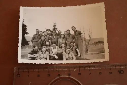 tolles altes Gruppenfoto -  Sportverein ?? Trikots - Ort ?