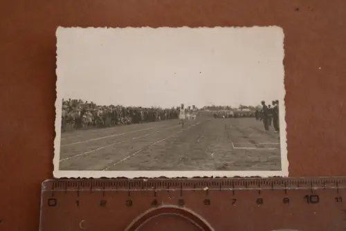 tolles altes Foto - Sportwettkampf - Ort ?? Rennläufer - 30-40er Jahre 