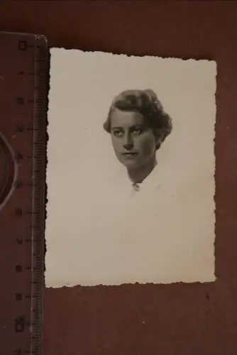 tolles altes kleines Portrait hübsche Frau 1938